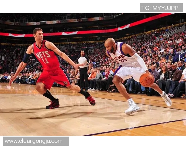 篮网与太阳激战正酣谁能在这场对决中笑到最后