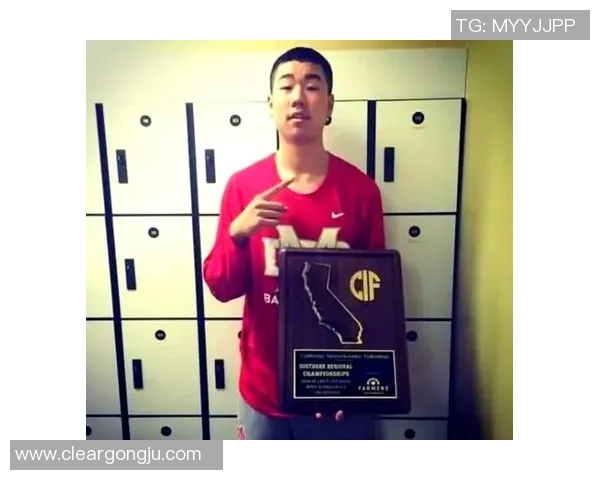 王泉泽的篮球梦想与奋斗历程：从校园到职业赛场的精彩转变